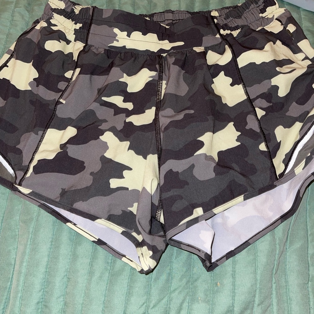 Lululemon hotty hot 2.5inch inseam